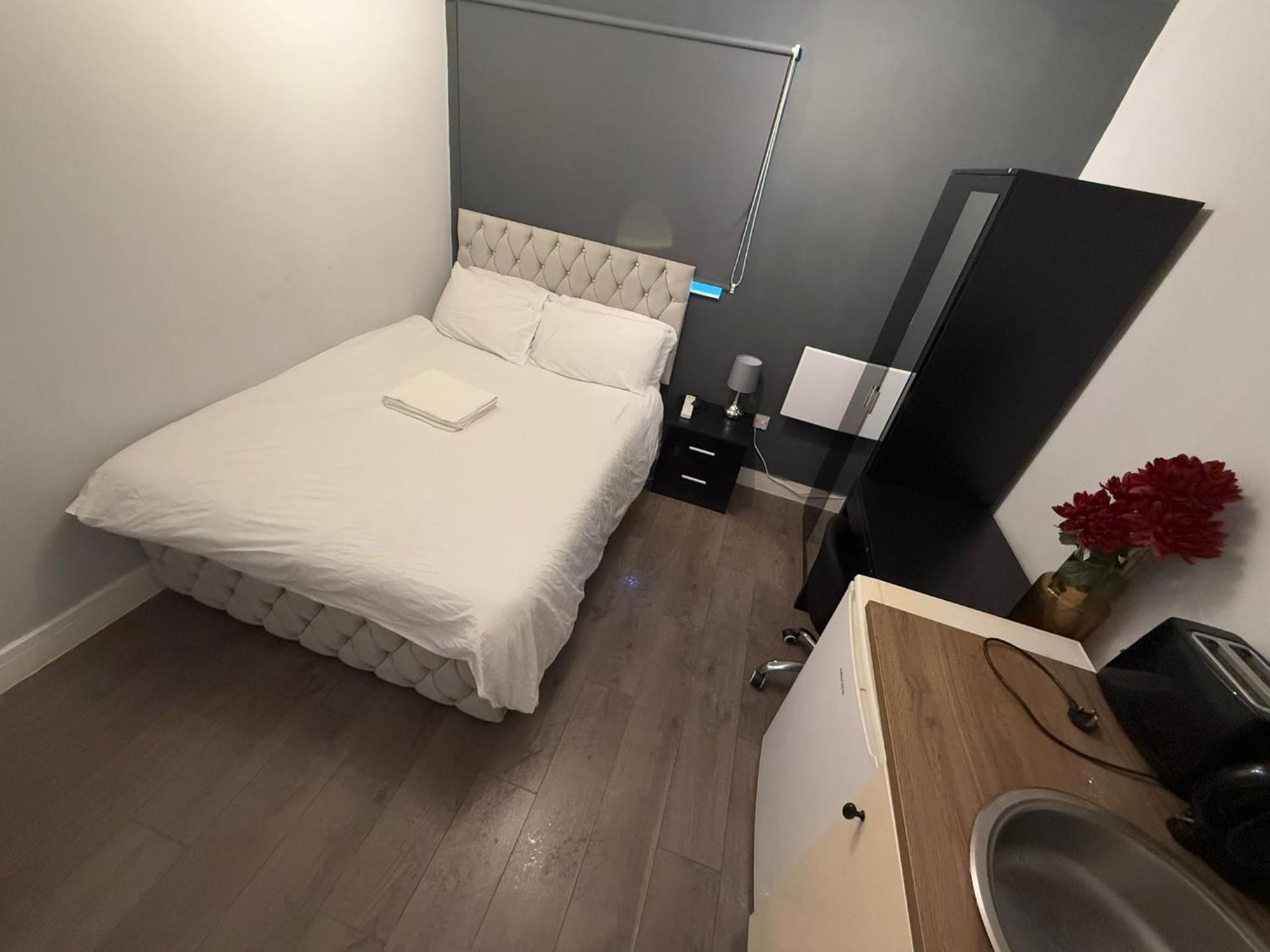 Letzi Premium Cozy Retreat Private En-Suite Rooms, Wembley London Eksteriør bilde